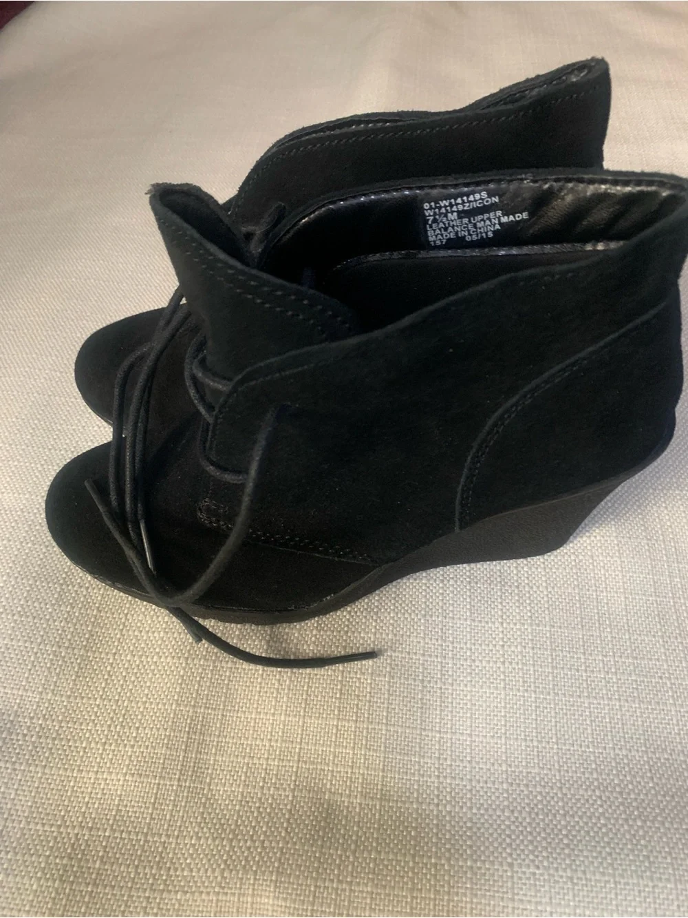 White Mountain Black Lace-Up Suede Ankle Boots
